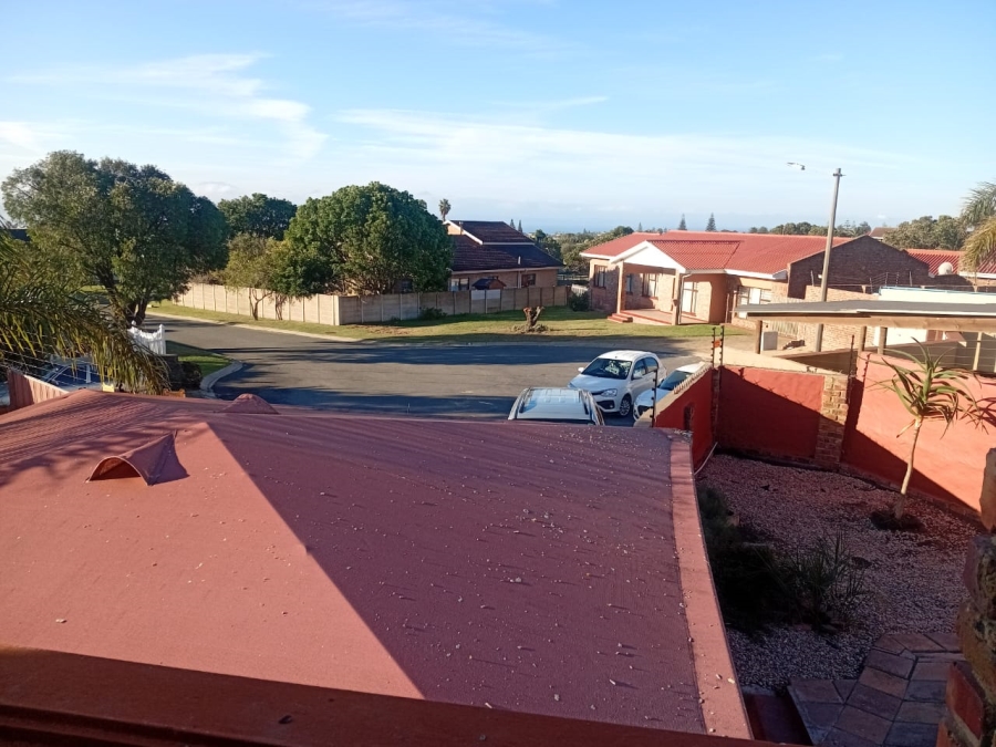 6 Bedroom Property for Sale in Heiderand Western Cape